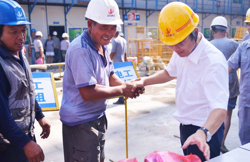 2019��7��24�գ���������������PA��Ѷ(�й���)�ٷ���վ��������ο���ֳ�һ�߹��ˡ���������