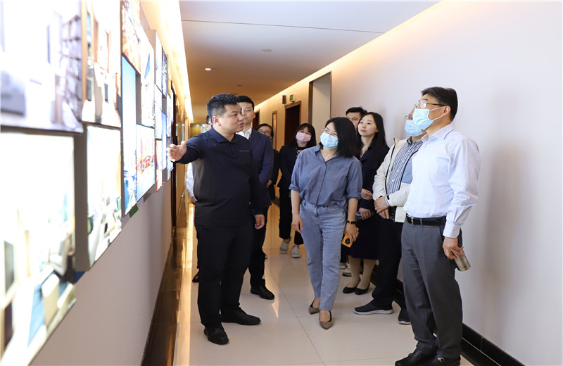 5��17�գ��������������������ϳ���ί��ί������һ�е�PA��Ѷ(�й���)�ٷ���վ����װ���߷õ��У�����������������ȡ��PA��Ѷ(�й���)�ٷ���վ����װ����˾��˹��������Ӫҵ�нӡ�������صȷ���Ļ㱨������������